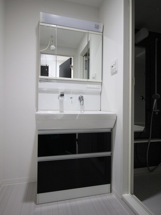 物件内観写真8　(洗面)