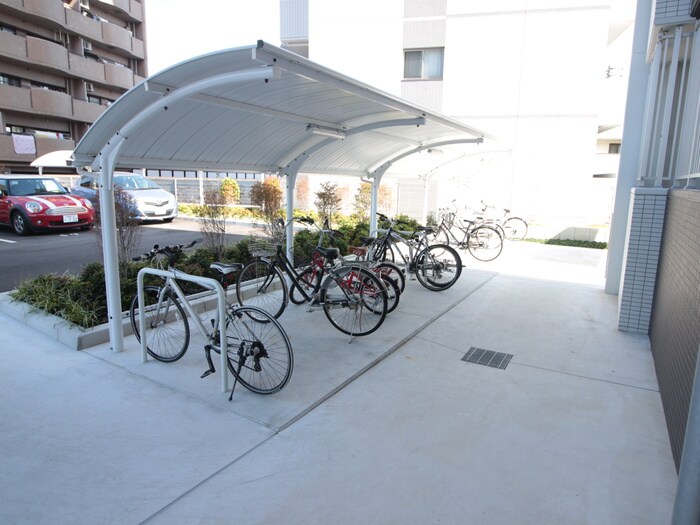 物件外観写真4　(駐輪場)