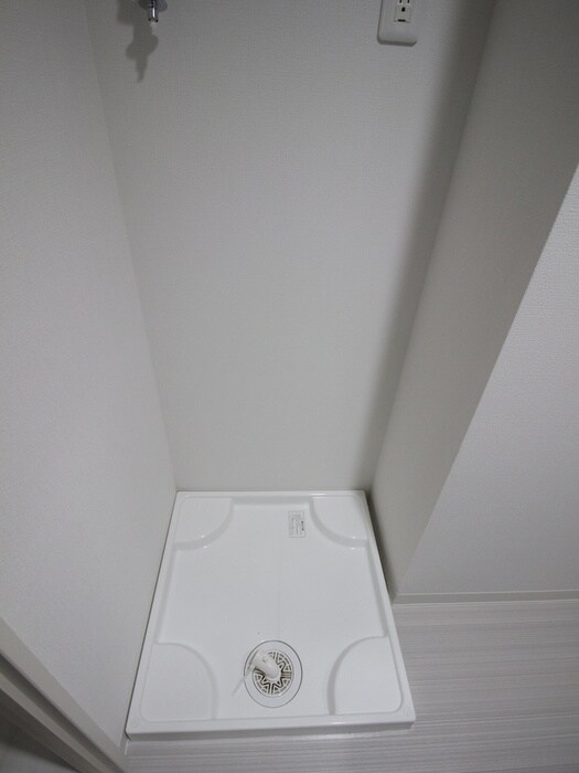 物件内観写真18　(洗濯機置場)