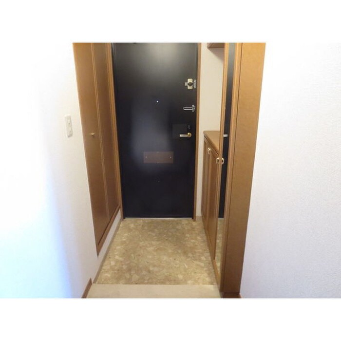 物件内観写真7　(玄関)