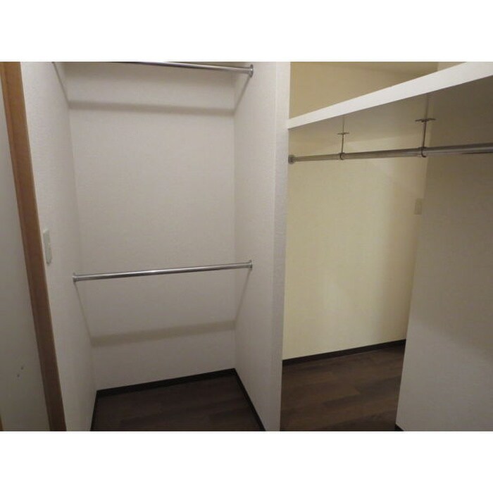 物件内観写真12　(収納)