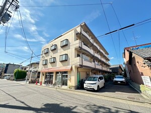 第６諏訪マンション外観写真