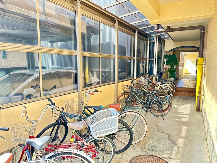 物件外観写真3　(駐輪場)