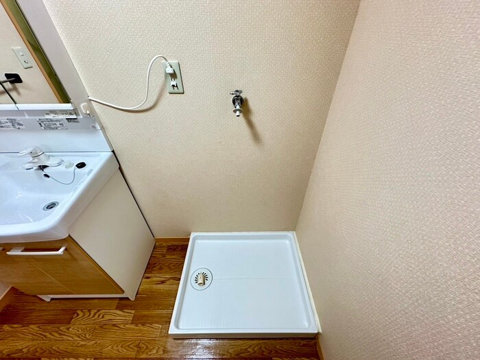 物件内観写真17　(洗濯機置場)