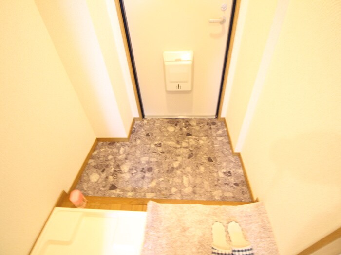 物件内観写真14　(玄関)