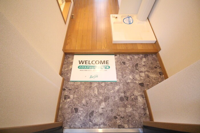 物件内観写真17　(玄関)