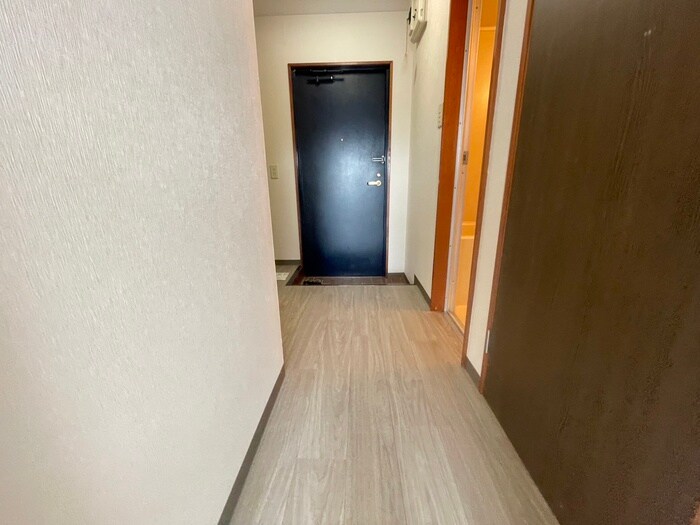 物件内観写真14　(廊下)