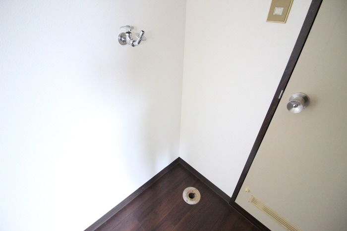 物件内観写真12　(洗濯機置場)