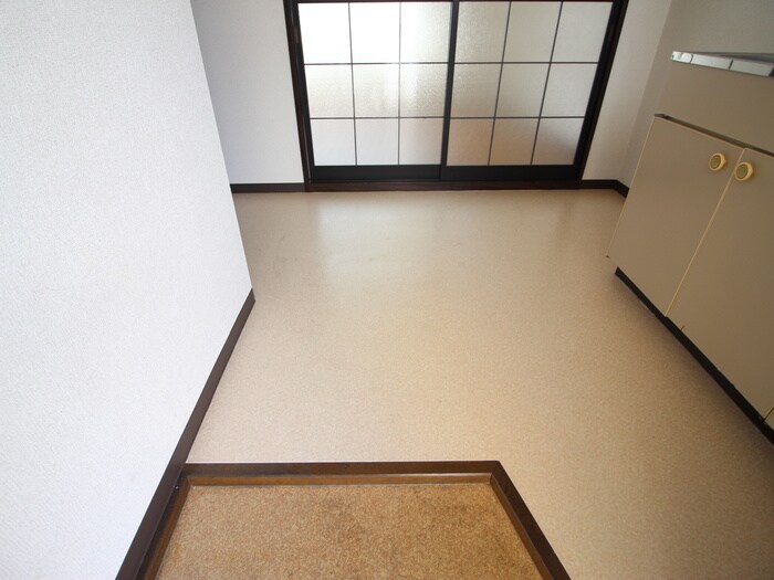 物件内観写真15　(玄関)