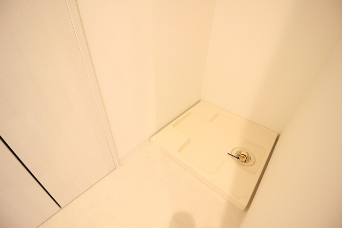 物件内観写真16　(洗濯機置場)