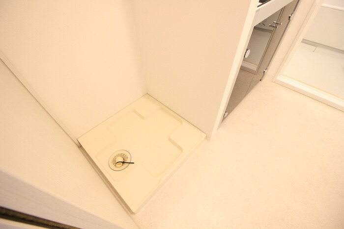 物件内観写真16　(洗濯機置場)