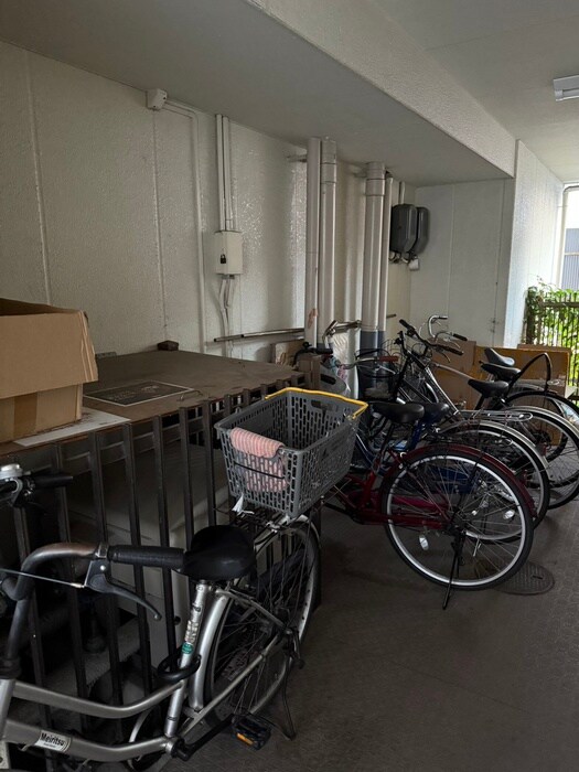 物件外観写真3　(駐輪場)