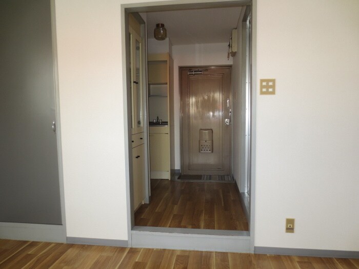 物件内観写真15　(廊下)