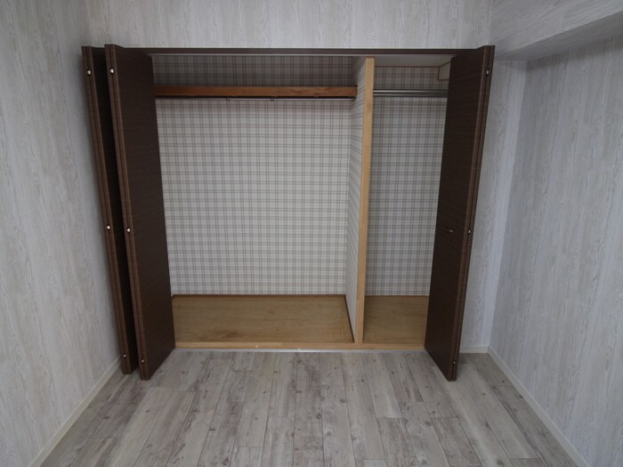 物件内観写真12　(収納)