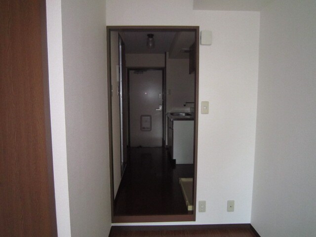 物件内観写真15　(廊下)