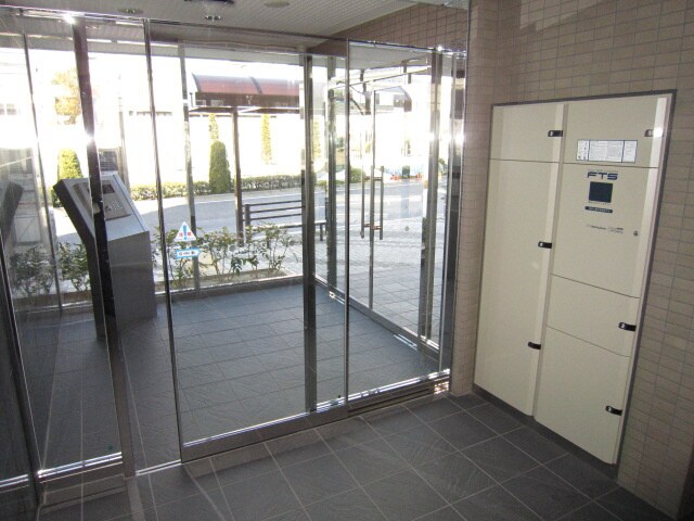 物件外観写真4　(エントランス部分)