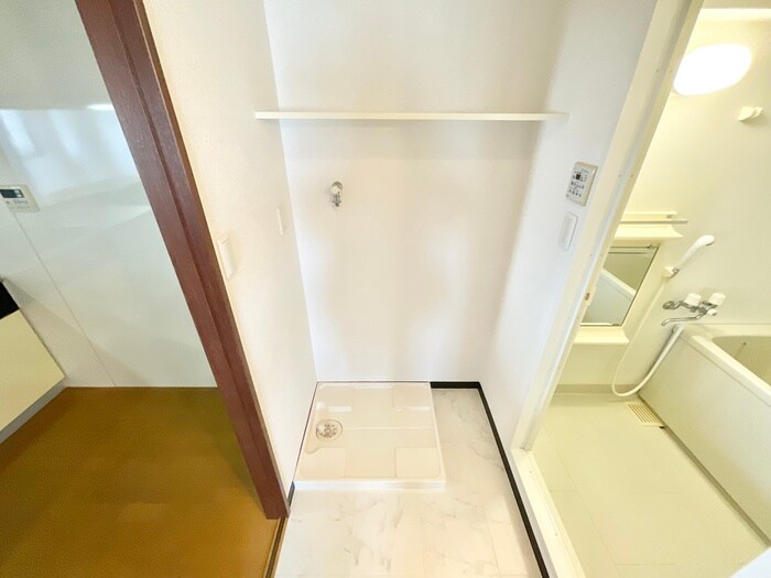 物件内観写真15　(洗濯機置場)