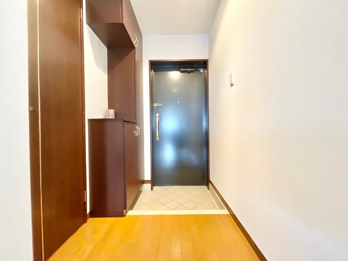 物件内観写真18　(玄関)