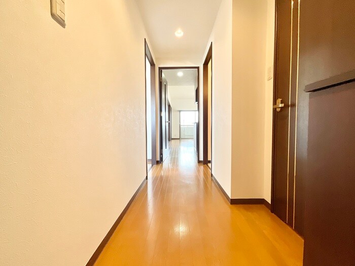 物件内観写真19　(廊下)