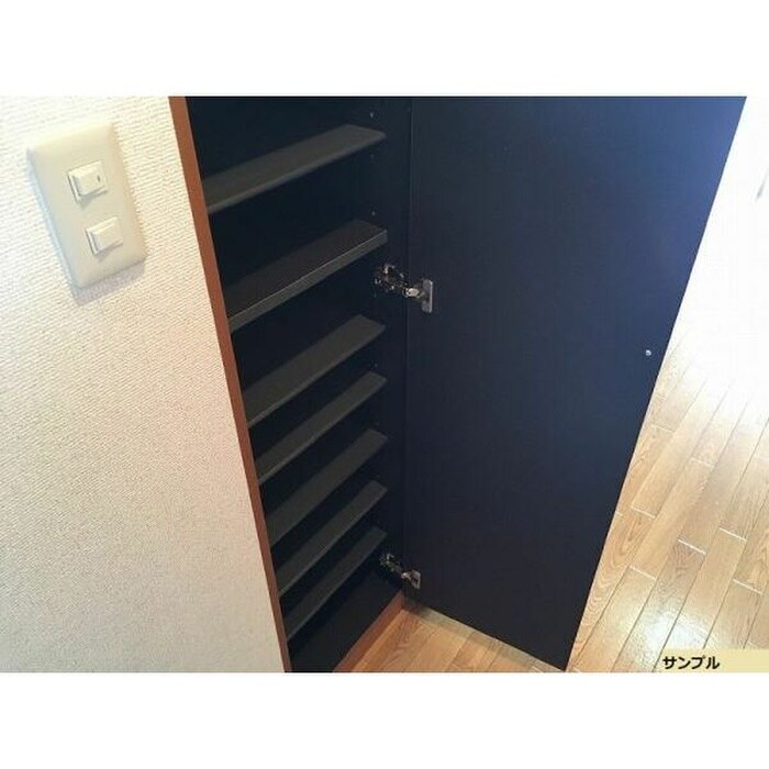 物件内観写真12　(靴箱)