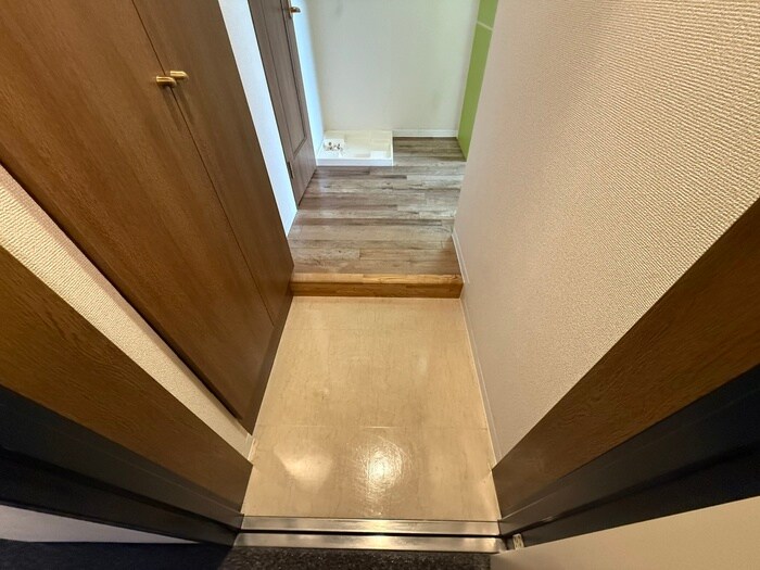 物件内観写真15　(玄関)