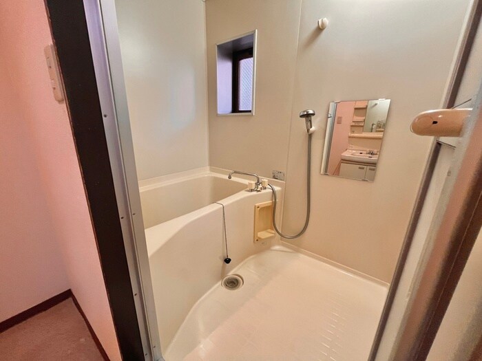 ヒルズロイヤルのバス