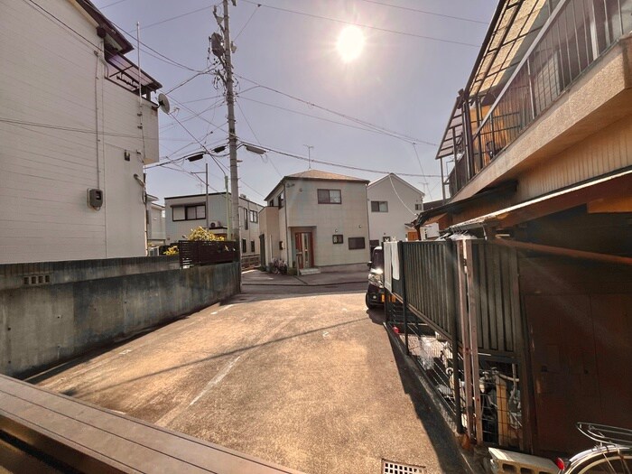 ヒルズロイヤルの室内からの展望