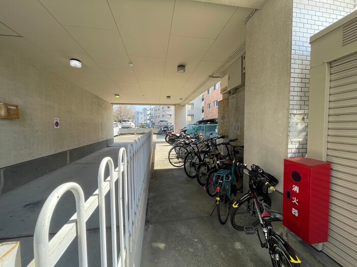 物件外観写真5　(駐輪場)