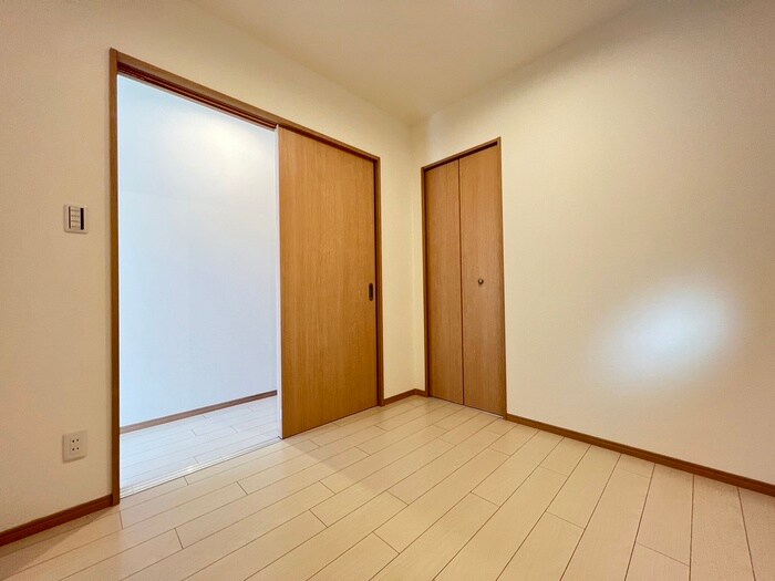 物件内観写真9　(居室)