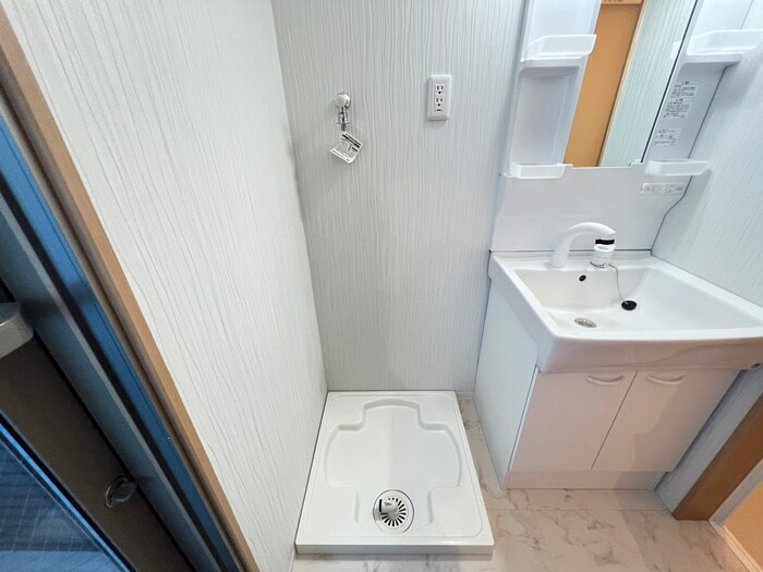 物件内観写真15　(洗濯機置場)