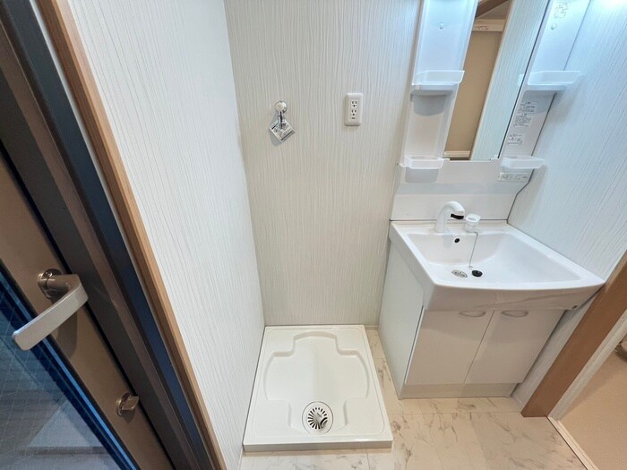 物件内観写真15　(洗濯機置場)