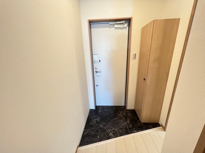 物件内観写真16　(玄関)