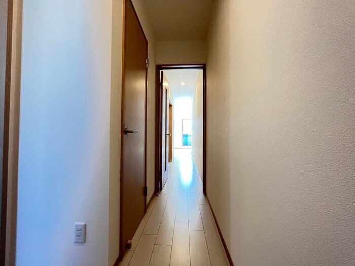 物件内観写真20　(廊下)