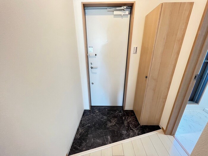 物件内観写真21　(玄関)