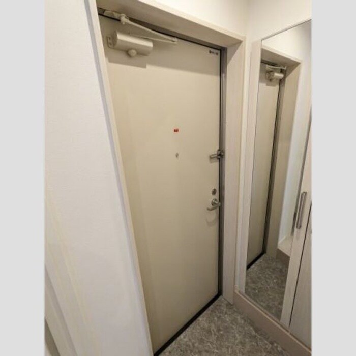 物件内観写真3　(玄関)
