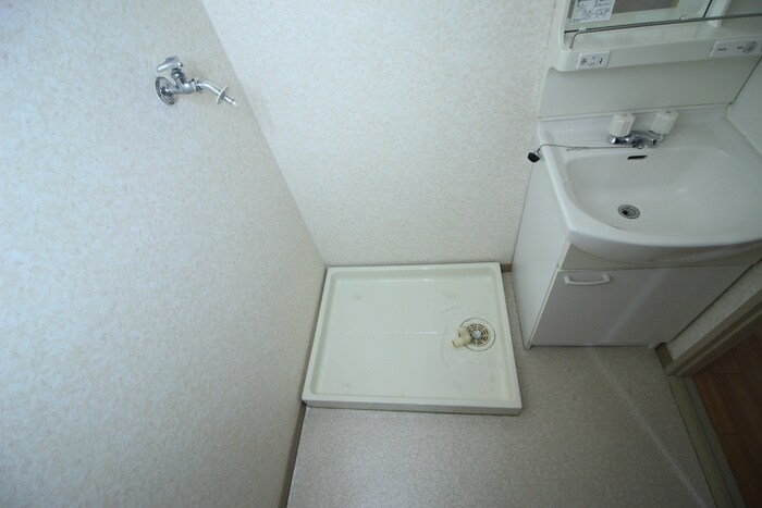 物件内観写真13　(洗濯機置場)