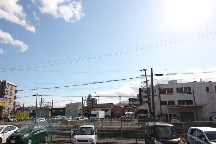 物件内観写真17　(室内からの展望)