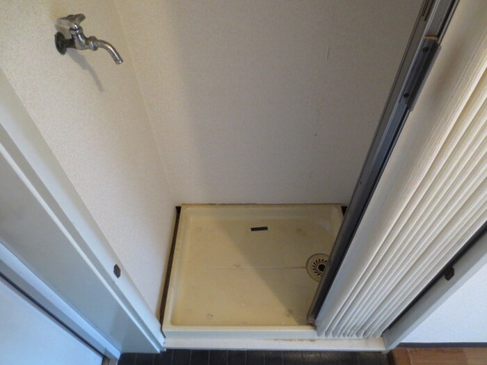 物件内観写真9　(洗濯機置場)