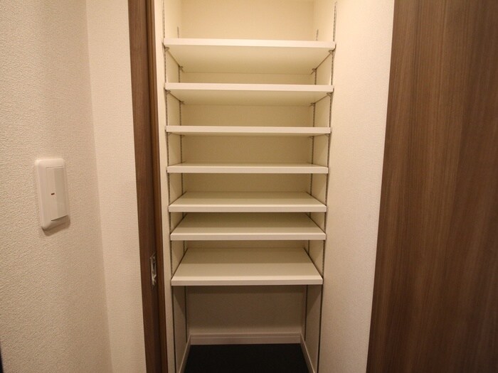 物件内観写真15　(靴箱)