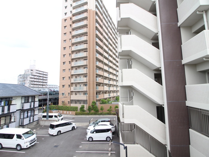 物件内観写真22　(室内からの展望)