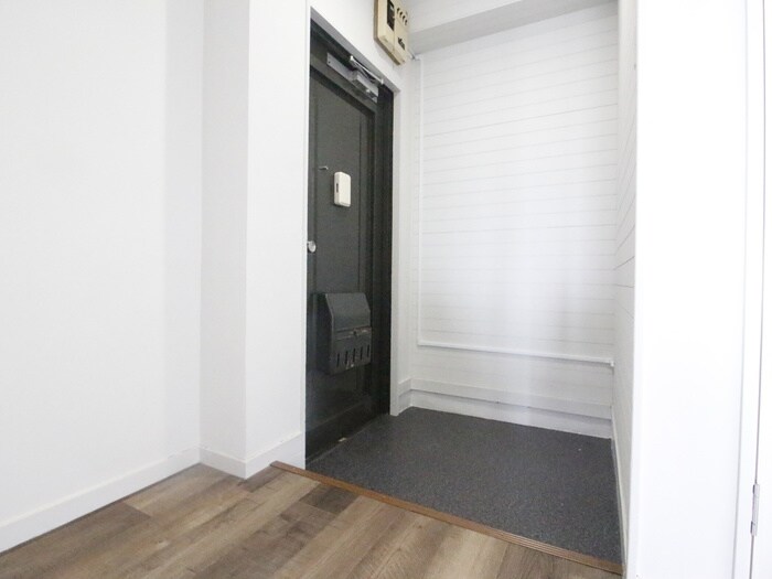 物件内観写真17　(玄関)