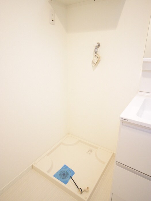 物件内観写真13　(洗濯機置場)
