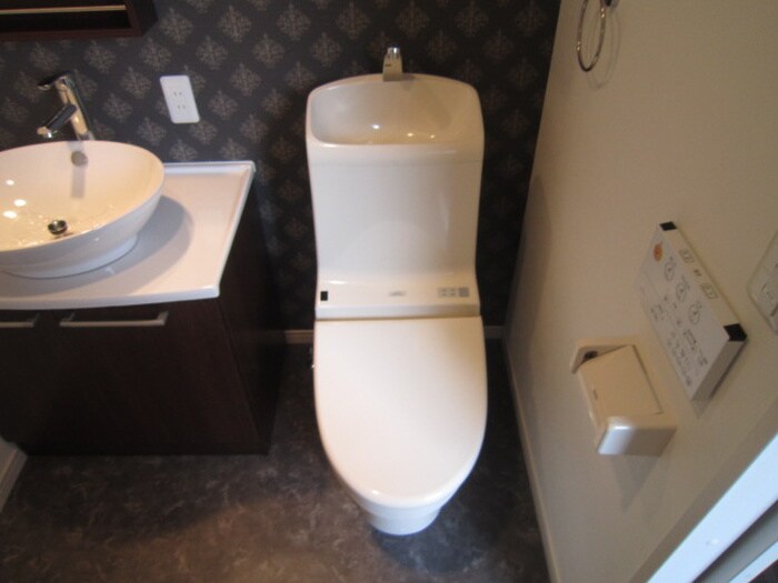 物件内観写真14　(トイレ)