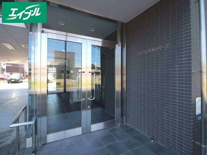 物件外観写真3　(エントランス部分)