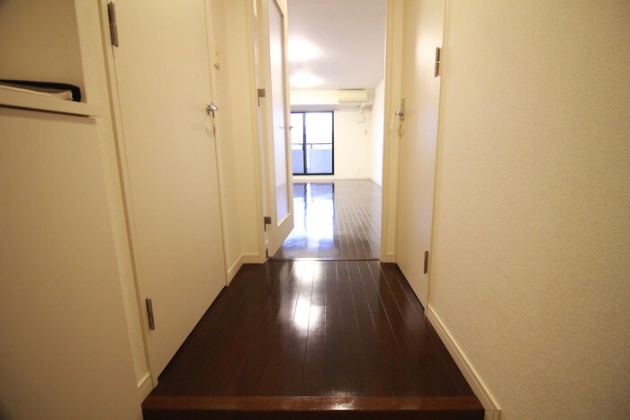 物件内観写真18　(廊下)