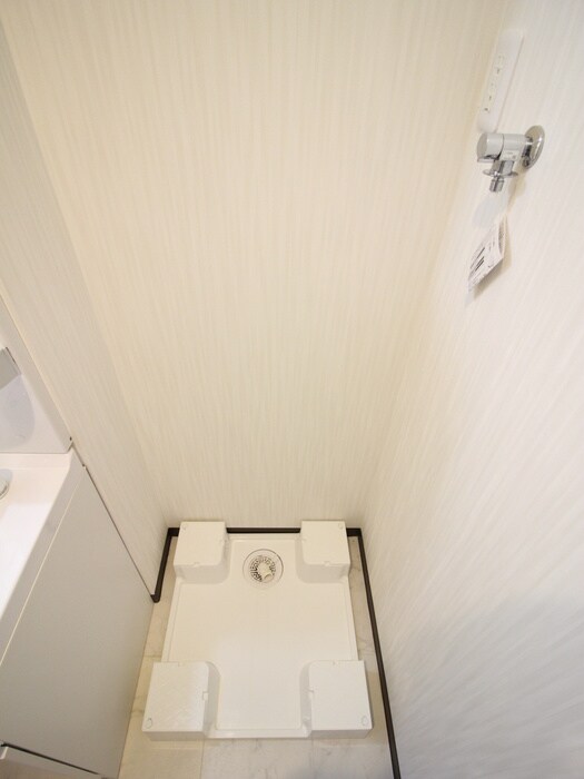 物件内観写真18　(洗濯機置場)