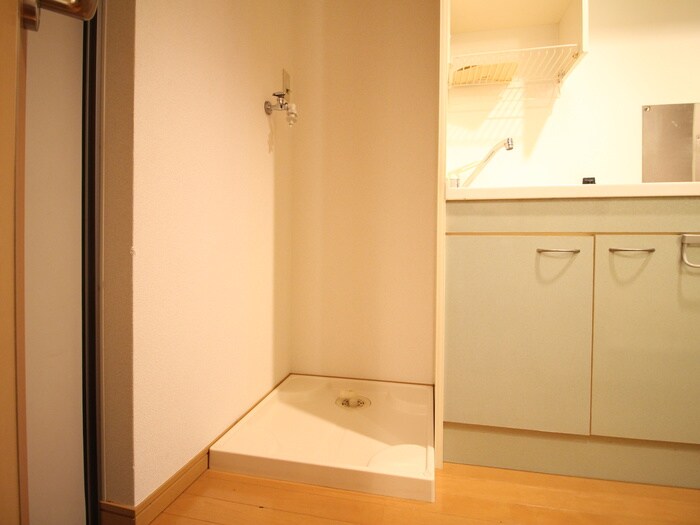 物件内観写真15　(洗濯機置場)