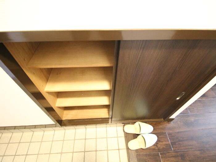 物件内観写真18　(靴箱)