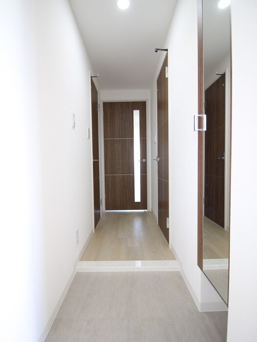 物件内観写真18　(廊下)