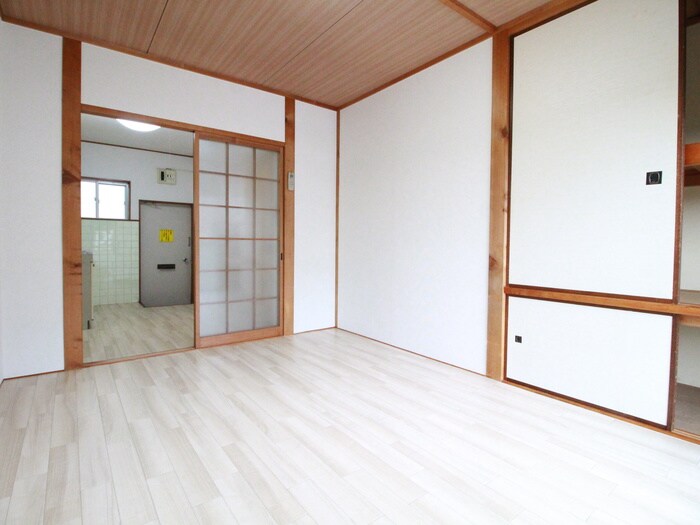 物件内観写真8　(居室)